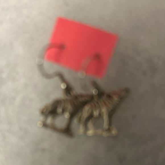 - Ware wolf 🐺 Stunning beautiful NWT hypoallergeniC .925 stainless buster … - Picture 7 of 7